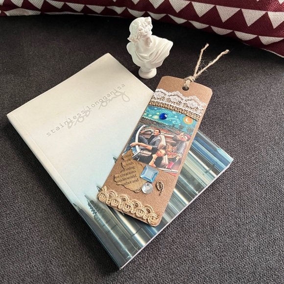 Filipino/Tagalog Book by Bob Ong, Bookmark & Mini Statue - Picture 2 of 9